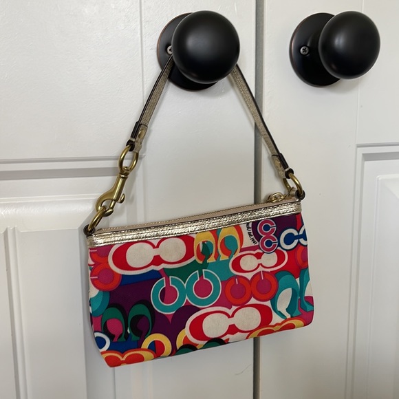 COPY - Coach Poppy wristlet/small purse - Picture 2 of 2
